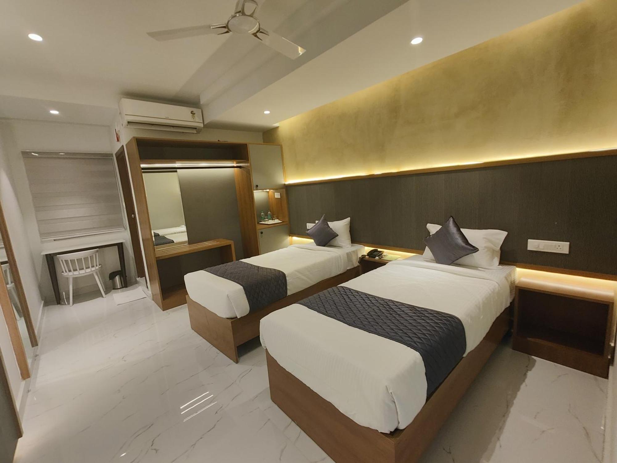 Hotel La Premier Hyderabad Bagian luar foto