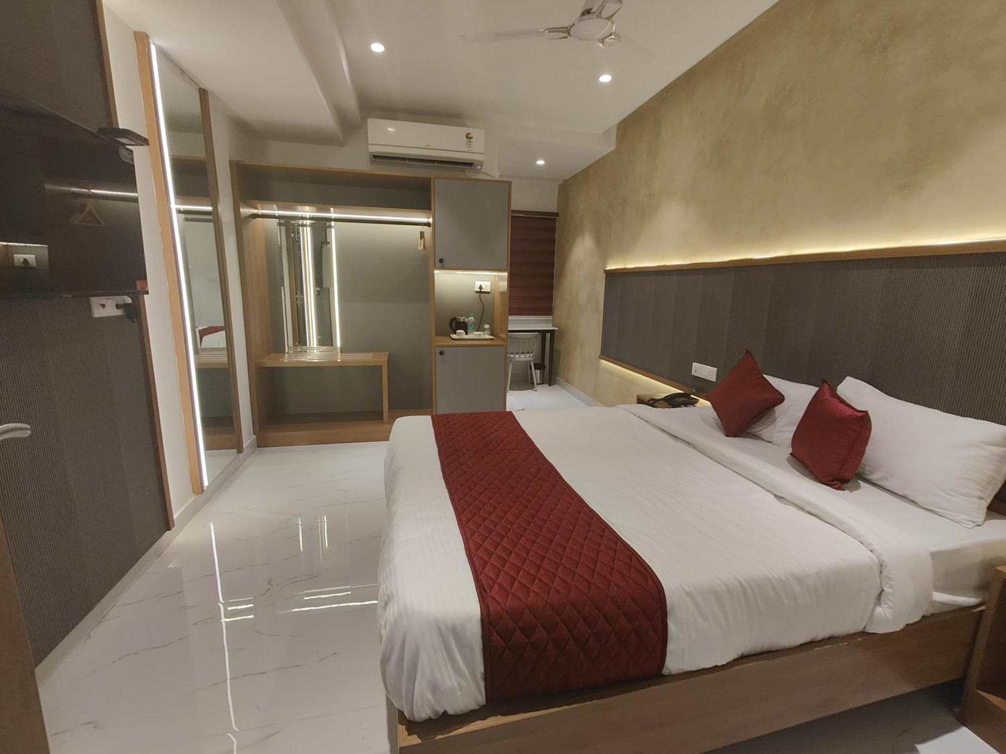 Hotel La Premier Hyderabad Bagian luar foto