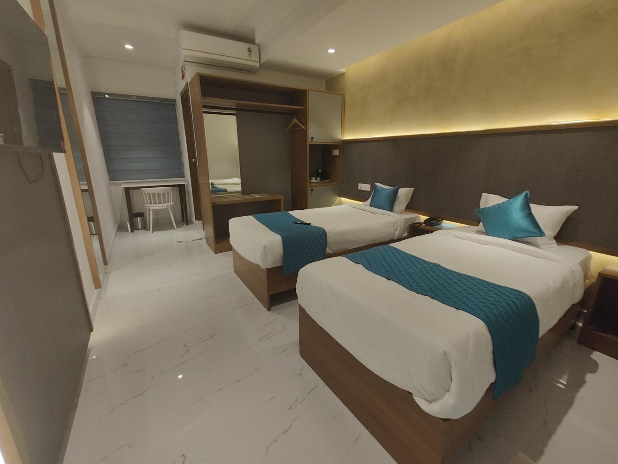 Hotel La Premier Hyderabad Bagian luar foto