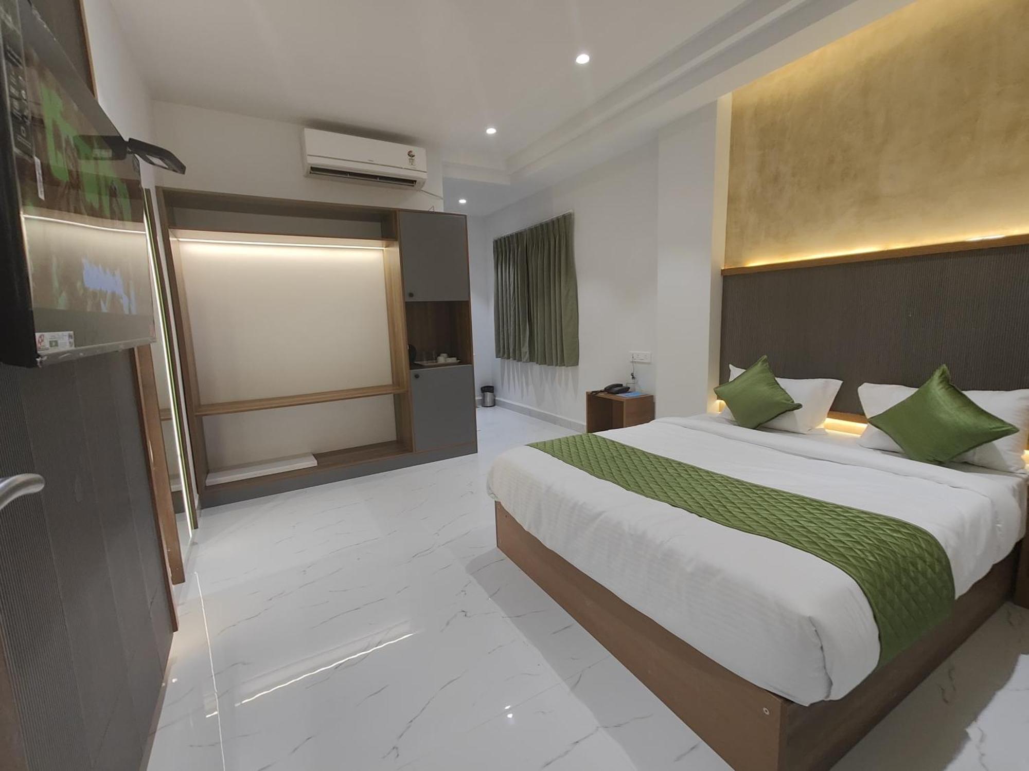 Hotel La Premier Hyderabad Bagian luar foto